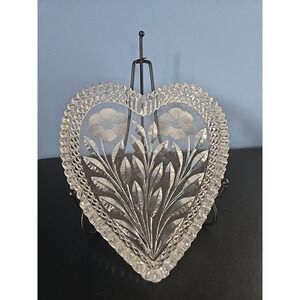 EAP HEART Shaped CUT glass Etched w/floral Candy Dish Vanity Trinket Plate 7x6x1